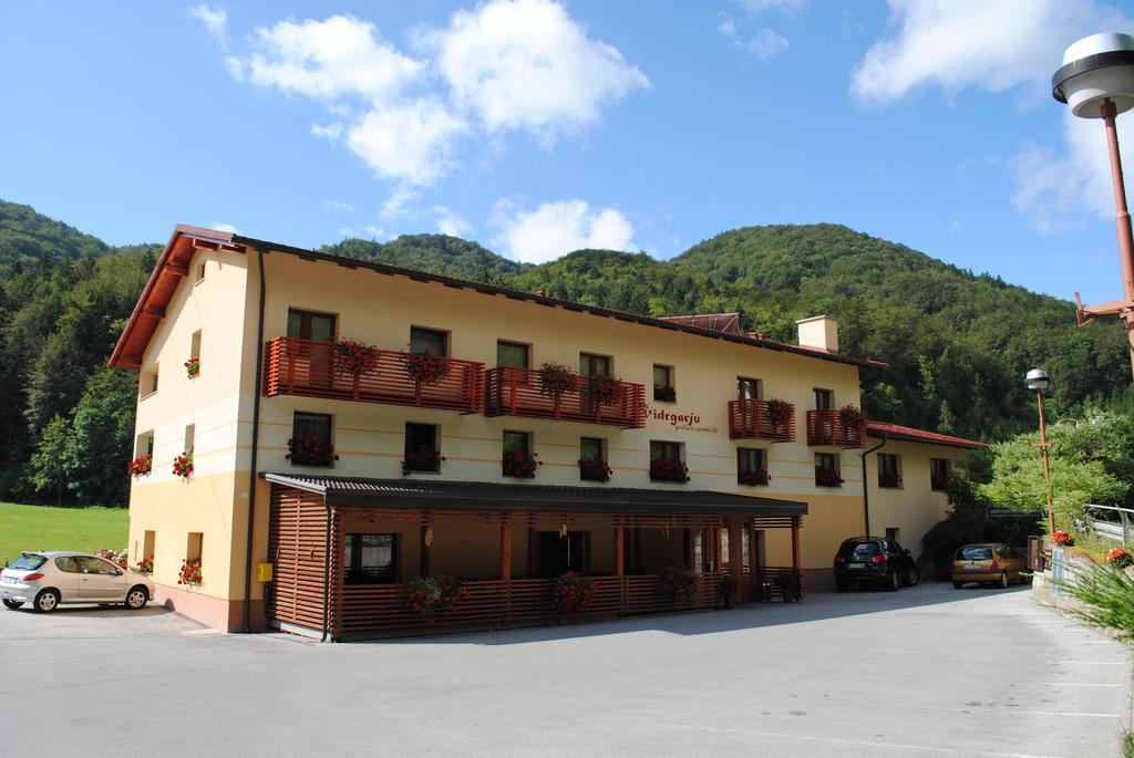 Pri Vidrgarju Hotel Vace Exterior photo